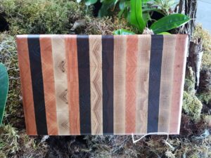 liimpuidust mosaiik lõikelaud