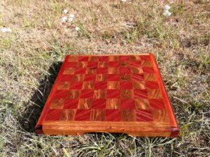 Liimpuidust lõikelaud